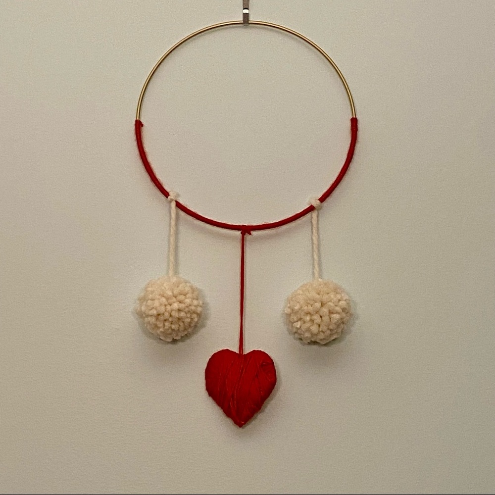 Valentine Pom-Pom/Heart Wall Hanging
